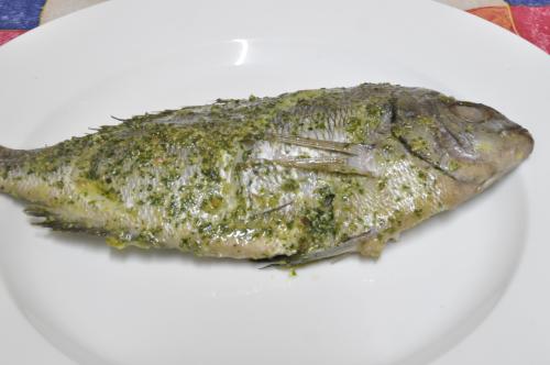 Jak uvařit grilovaná pražma v zelené omáčce ? Snadné recept, připravený za 30 - 45 minut